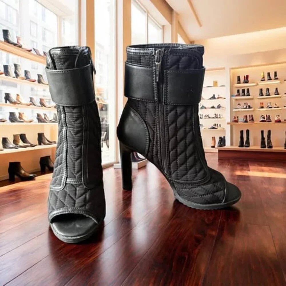 Karl Lagerfeld reselling step
